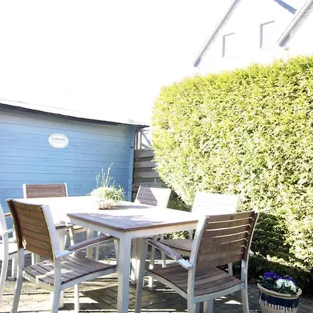 Ferienhaus Am Yachthafen, Yacht Rostock