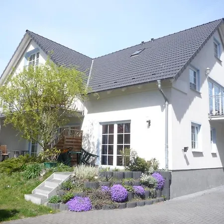 Ferienhaus Am Yachthafen, Yacht